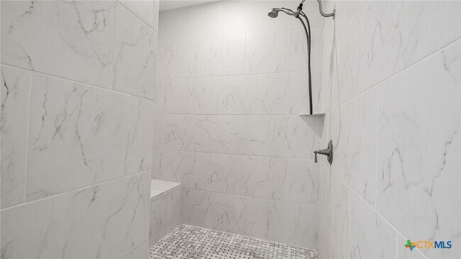 Building Photo - 961 N Academy Ave