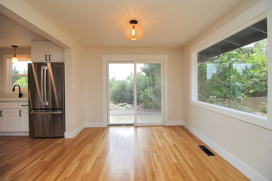 Building Photo - 10535 NW Walters Ln