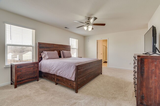 Building Photo - 4 bed/2.5 bath in Kingsport, TN