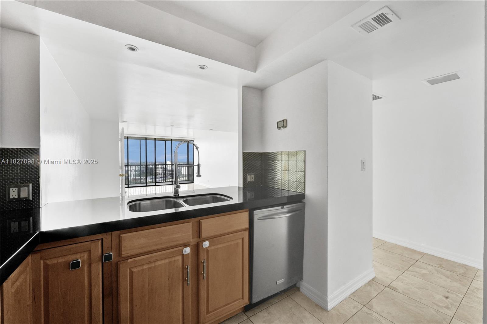 Building Photo - 20335 W Country Club Dr