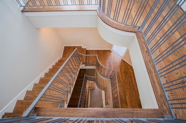 Building Photo - Contemporary townhome, rooftop terrace awa...