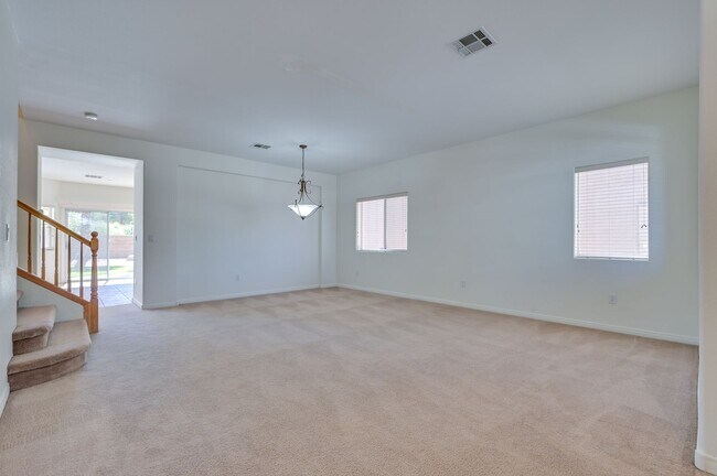 Building Photo - SW!! Southern Highlands!!! 4 Bedrooms!!!  ...