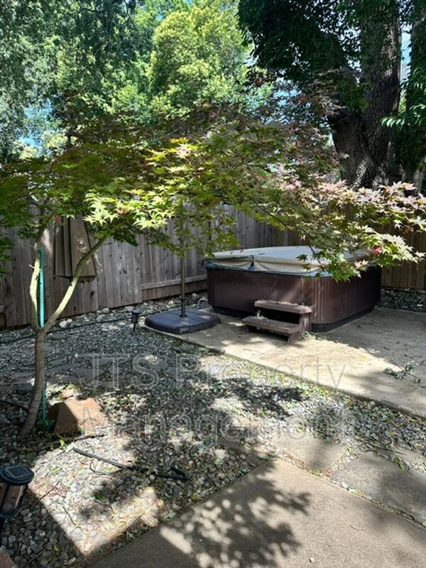 Building Photo - 9349 Newington Way