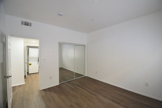 Building Photo - 11311 Morrison St
