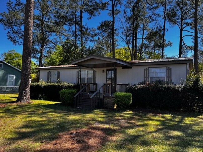 Building Photo - Check Out This 3BD/2B Home Ray City!!