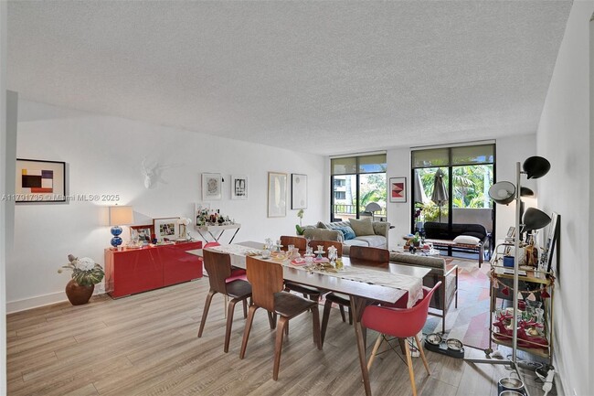 Building Photo - 161 Crandon Blvd