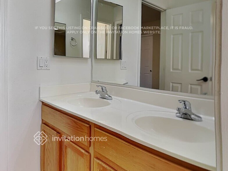 Building Photo - 3544 N Tirol Cir