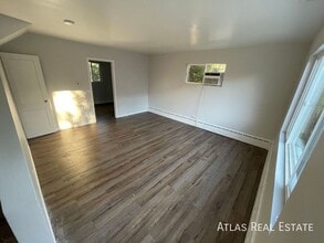 Building Photo - 1853 W Mosier Pl