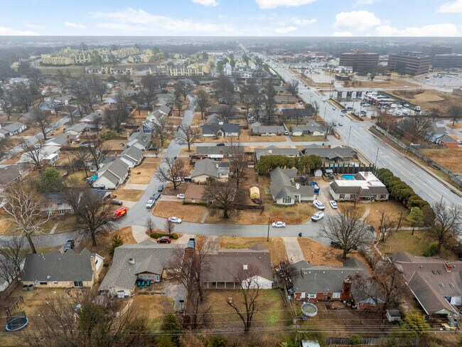 Building Photo - 6010 S 73rd East Ave