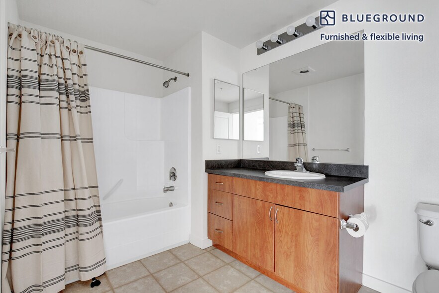 Building Photo - 250 Bellevue Way NE