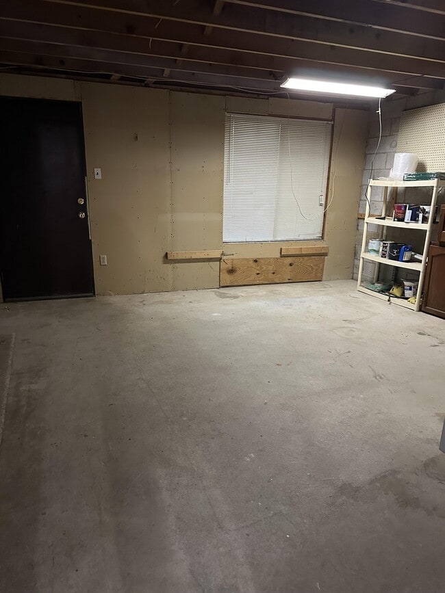 Building Photo - 18 Cedar Creek Ct