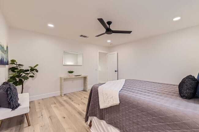 Building Photo - 1625 Anise Dr