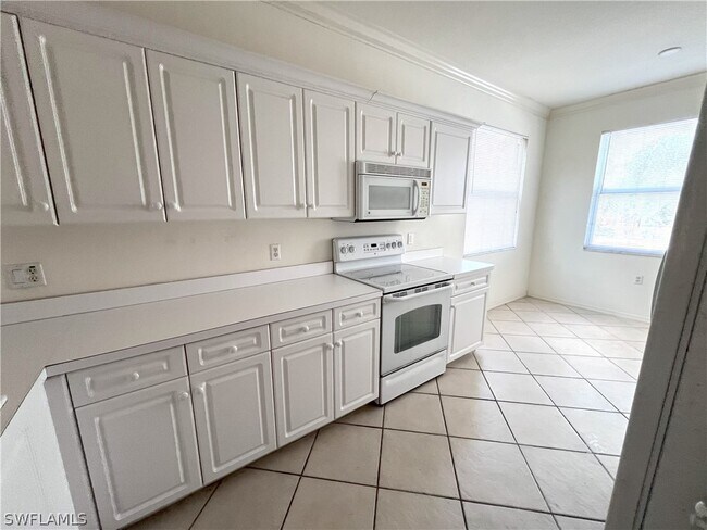 Building Photo - 8450 Kingbird Loop