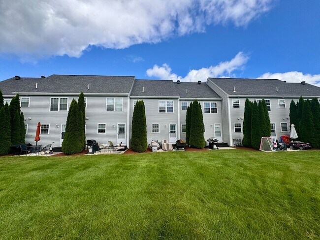 Building Photo - 14 Merrimac Way