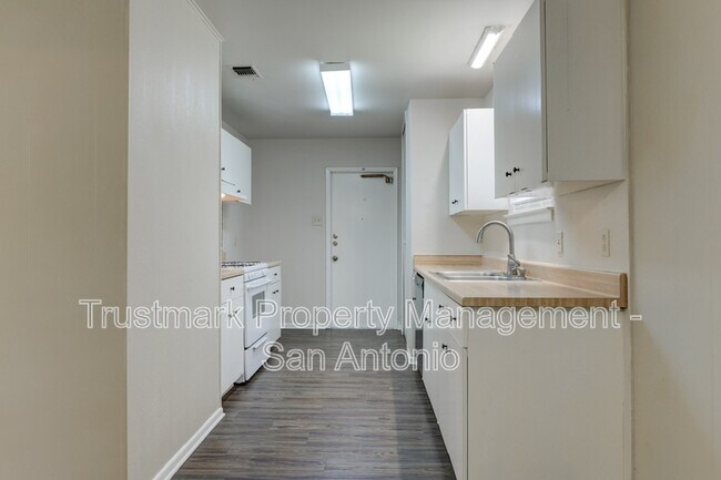 Building Photo - 847 Boulder Dr