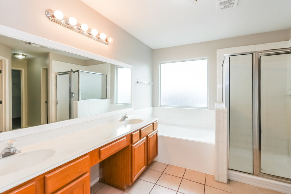 Building Photo - 12230 Heritage Grove Dr