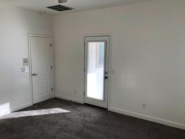 Building Photo - 3533 E Joseph Way