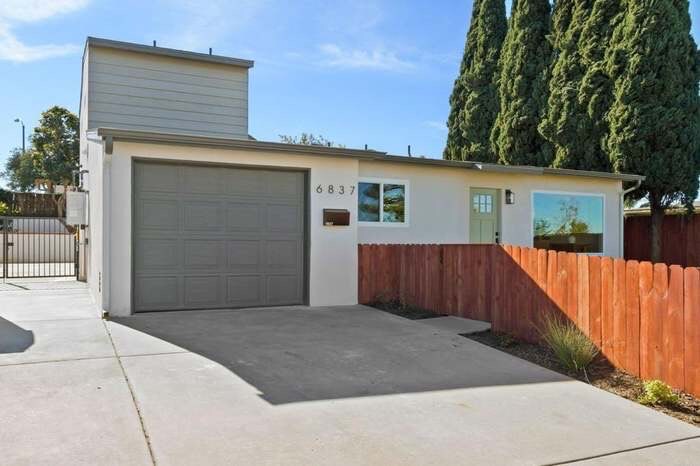 Building Photo - 6837 Celia Vista Dr