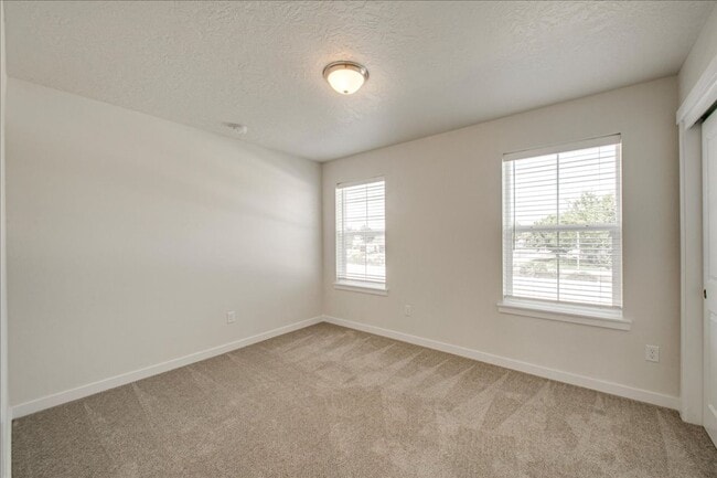 Building Photo - Townhome 2 bed / 2.5 bath in Boise!
