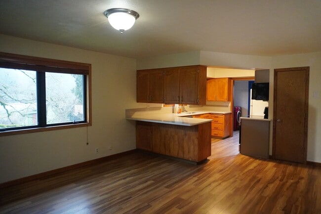 Building Photo - 5716 Alki Rd