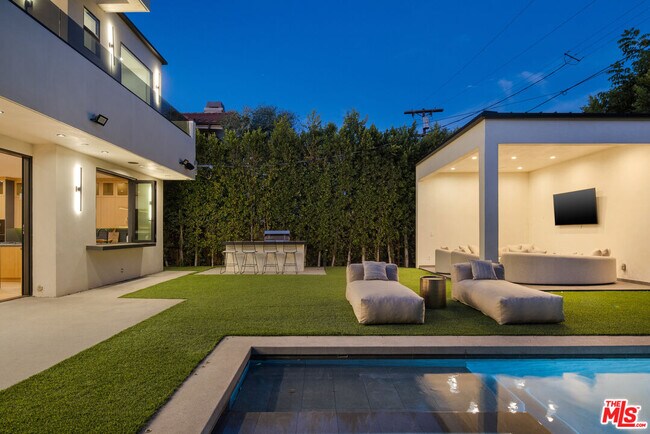 Building Photo - 14822 Hesby St