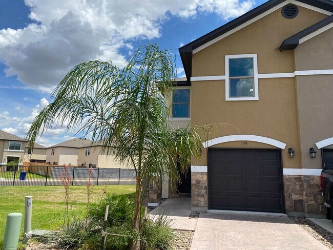 Building Photo - 139 Niagara Dr.