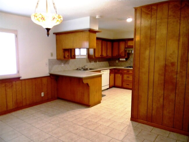 Building Photo - 25598 Kimbro Rd