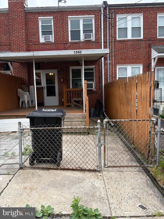 Building Photo - 1542 Becklow Ave