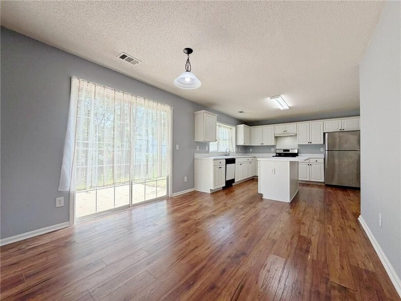 Building Photo - 11545 Carriage Park Ln