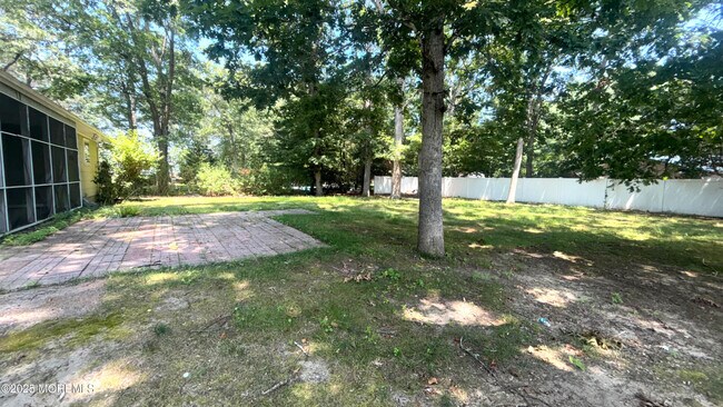 Building Photo - 1409 Wallach Dr