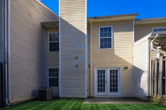 Building Photo - Move in before January 31st and choose your reward: a $250 Amazon Gift Card or a 55" Smart TV!