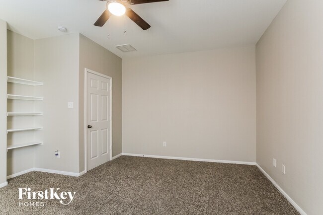 Building Photo - 5310 Espuela Ln