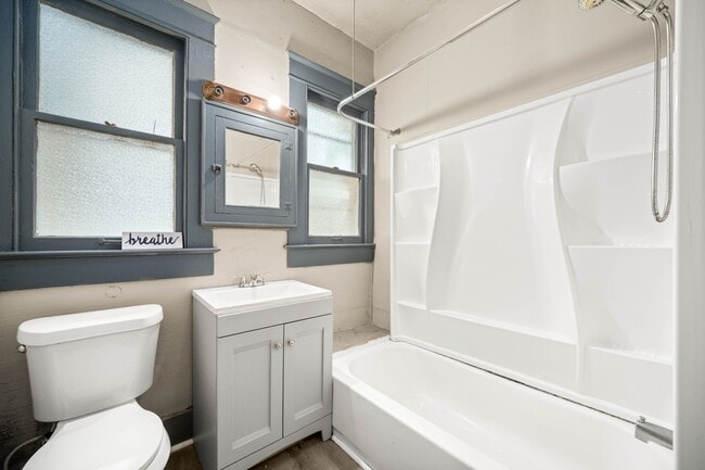 Building Photo - 109 Claiborne St