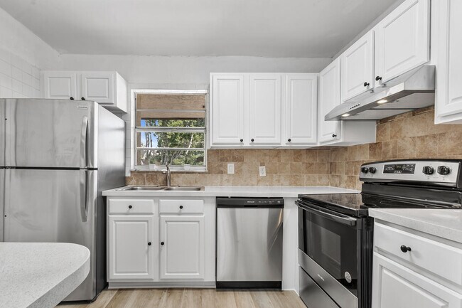 Building Photo - 10821 N Military Trl