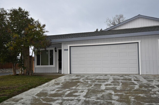 Building Photo - 3846-3846 Westporter Dr
