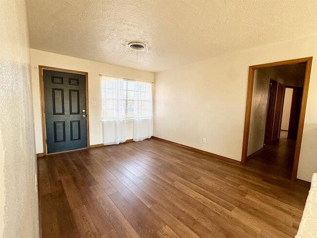 Building Photo - 1412 W Hayes St