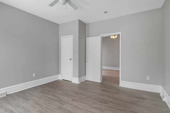 Building Photo - 304 Baker Ave