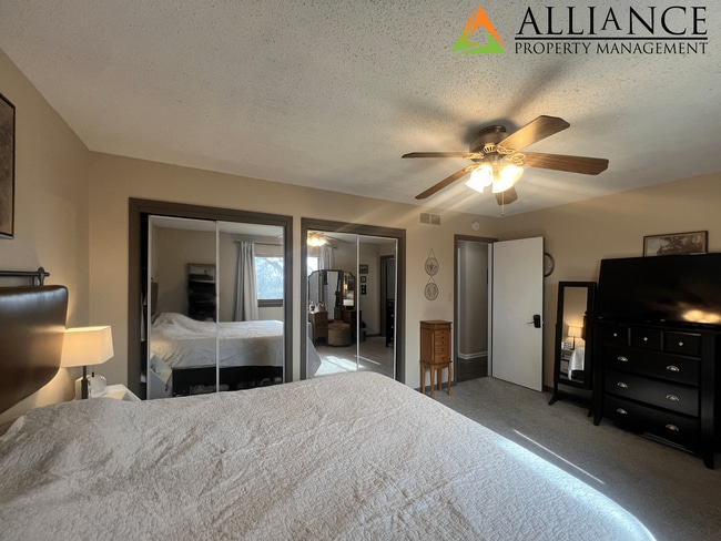 Building Photo - Beautiful Home with Easy Access to Ft. Riley!