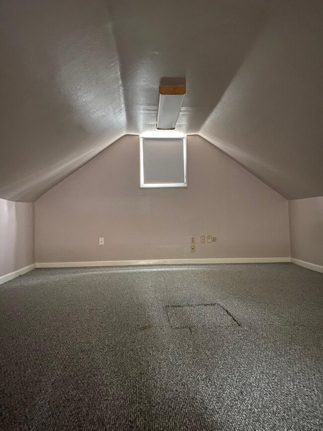 Building Photo - 411 Beard St