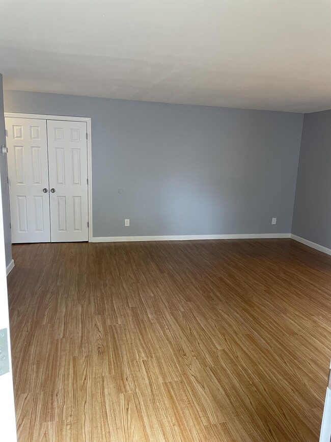 Building Photo - 9A Hemlock Dr