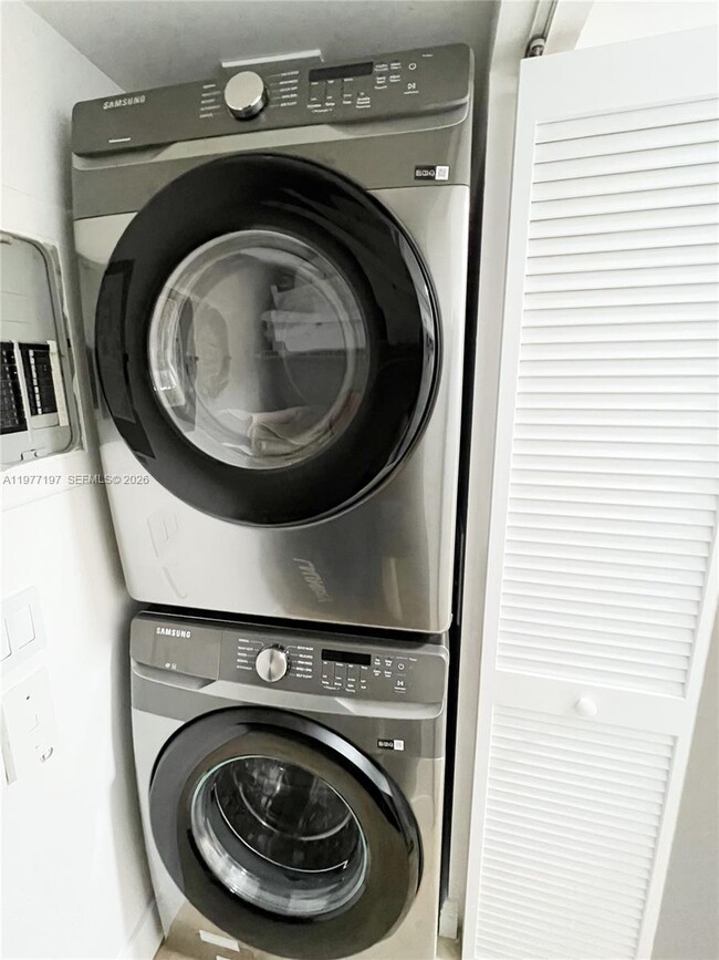 Building Photo - 90 Alton Rd