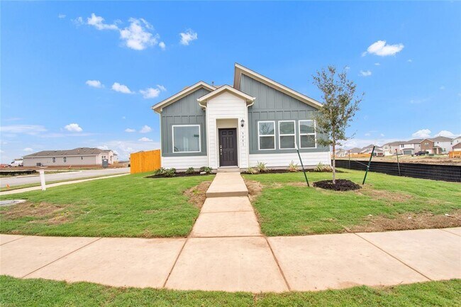 Building Photo - 5901 Jennifer Pasture Path