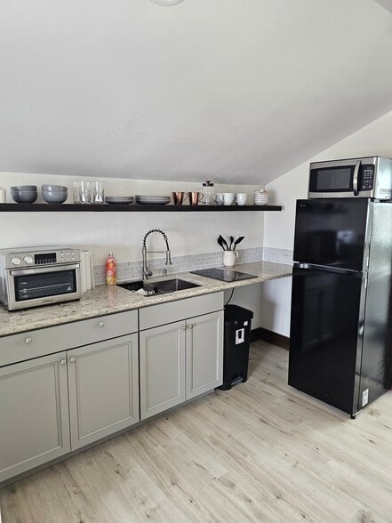 Building Photo - 720 Farmall Ln