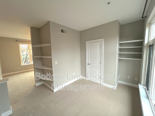 Building Photo - 738 Garden District Dr