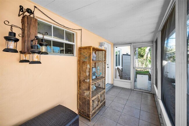 Building Photo - 1000 Crane Ct