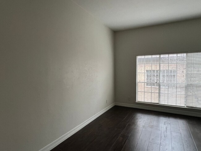 Building Photo - High Hollows