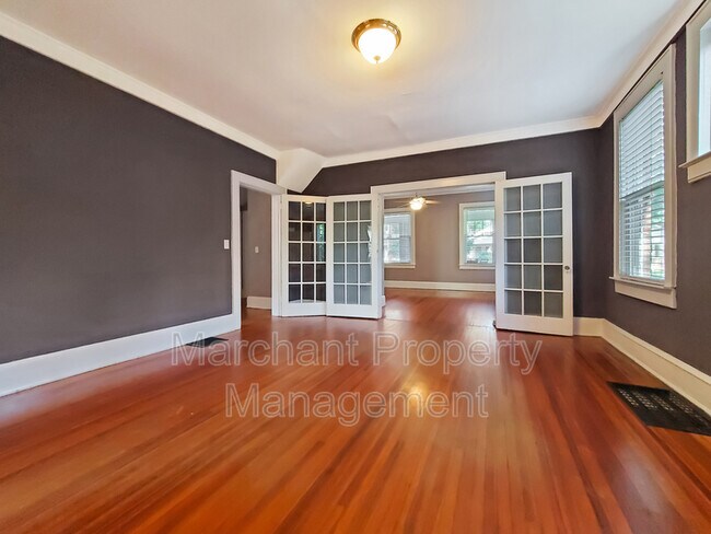 Building Photo - 9 David St