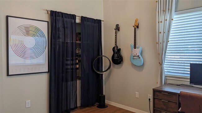 Building Photo - 5322 Summer Dr