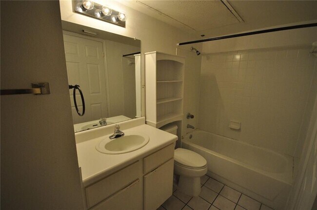 Building Photo - 501 W 26th St