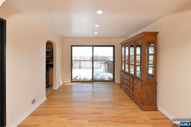 Building Photo - 79 Grand St